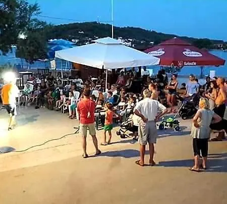 アパート Roko Pašman