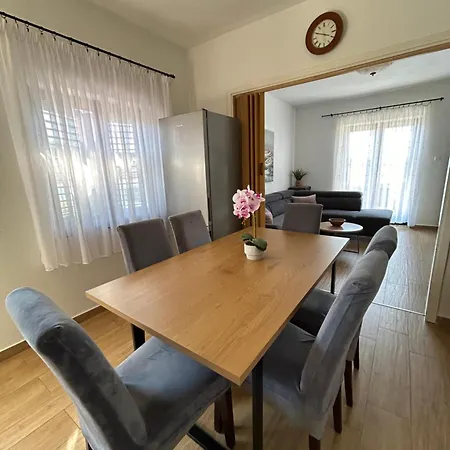 Roko Apartment *