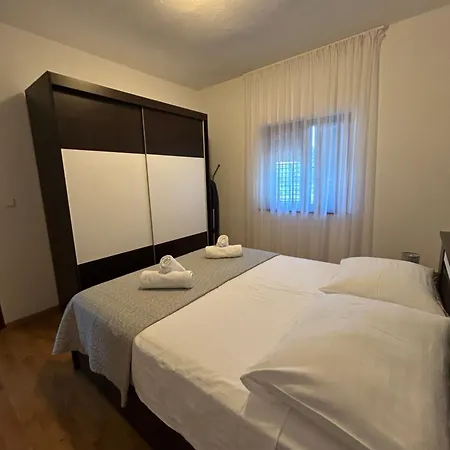 Apartment Roko *
