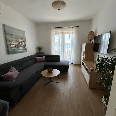 Roko Apartment Pasman